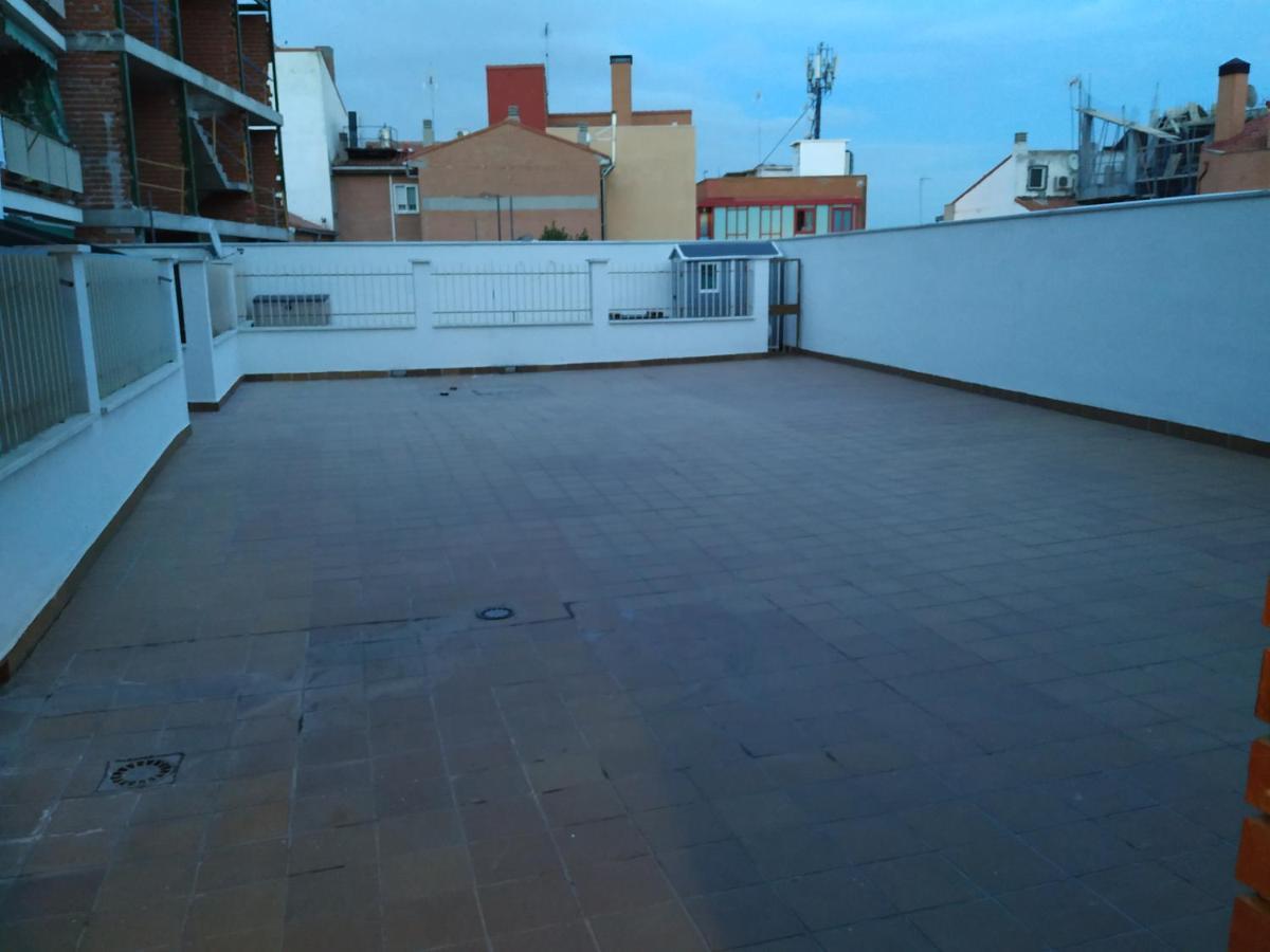 Apartamentos Deluxe Barajas Мадрид Экстерьер фото