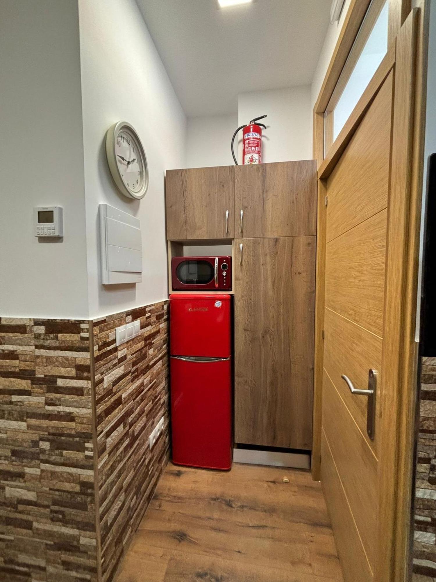 Apartamentos Deluxe Barajas Мадрид Экстерьер фото